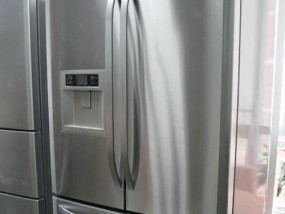 冰箱的金属材质限制（为何冰箱不能采用金属作为主题材质）