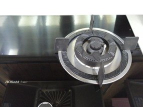 嵌入式燃气灶异响怎么办（探寻引发嵌入式燃气灶异响的原因及解决方法）