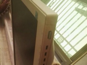 快递显示器碎了怎么办（解决快递显示器损坏问题的有效方法）