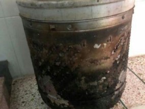 滚筒洗衣机霉味问题解决方案（有效去除洗衣机内的霉味）