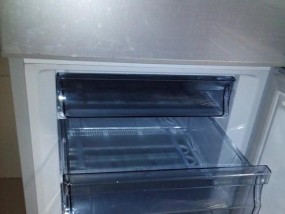 如何清洗不结冰的冰箱（解决冰箱不结冰问题的有效方法）