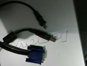 处理显示器插座故障的方法（解决显示器插座问题的实用技巧）