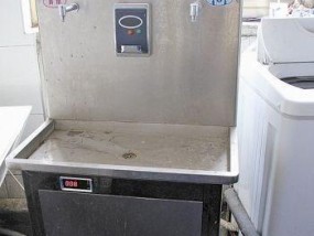 解决饮水机滴水问题的有效方法（停止饮水机滴水）
