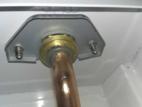 燃气热水器进水原因及解决方法（探究燃气热水器进水的主要原因及应对措施）