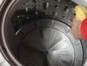 单缸洗衣机漏水的修理方法（掌握简单修理技巧）