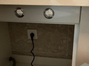 洗碗机踏脚线的安装方法（简单）