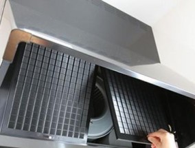 如何清洗抽油烟机内部油污（简便高效的清洗方法）