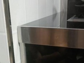 如何清洗油烟机烟筒上的黑烟（简单有效的清洗方法帮你重拾清新厨房）