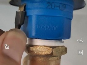 如何彻底清洗热水器内部（简单几步）