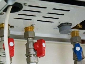 壁挂炉热水管没有水的常见问题及解决方法（从水压问题到管道堵塞）