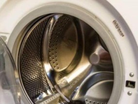 如何使用滚筒洗衣机进行简单清洗（省时省力）