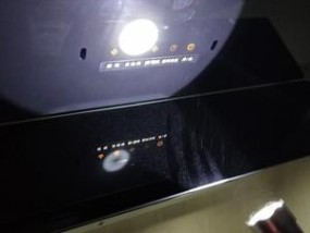 解决抽油烟机通电一直响的方法（抽油烟机噪音问题的解决办法）
