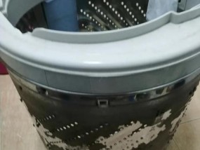 如何清洗滚筒洗衣机的水垢（简单方法帮你轻松解决滚筒洗衣机水垢问题）