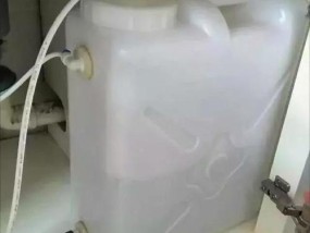 净水器向上排废水的原因与解决方法（为什么净水器会向上排废水）