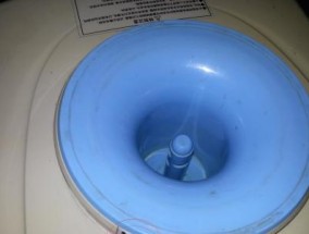 家用饮水机漏水问题解决方法（为什么家用饮水机会漏水）