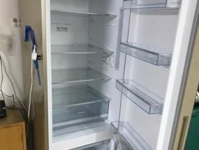 冰柜冰霜过多的原因及解决方法（冰柜冰霜过多）