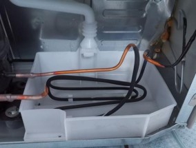 电冰箱水管堵塞疏通方法（解决冰箱排水孔堵塞的有效方法）