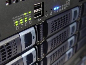全封闭式服务器的特点是什么？它适用于哪些场景？