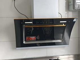 如何清洗海尔油烟机的油污（简单易行的清洁方法）