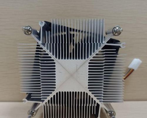 CPU水冷散热器安装图文教程（轻松学会安装CPU水冷散热器的步骤和技巧）  第1张