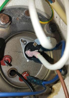 热水器镁棒更换周期及注意事项（了解热水器镁棒更换周期）  第1张