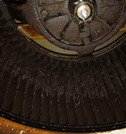 如何解决侧吸油烟机不干净问题（实用技巧帮你轻松解决侧吸油烟机不干净的困扰）  第3张