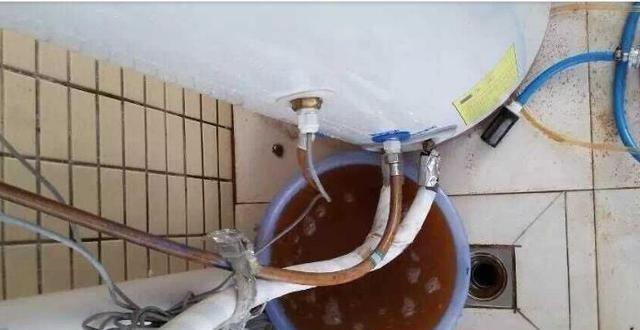 电热水器如何正确清理水垢（水垢清理频率与清理方法的选择）  第1张