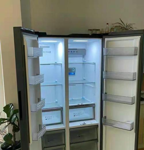 冰箱清洗后通电需要等待多久（解析冰箱清洗后通电的时间和注意事项）  第2张
