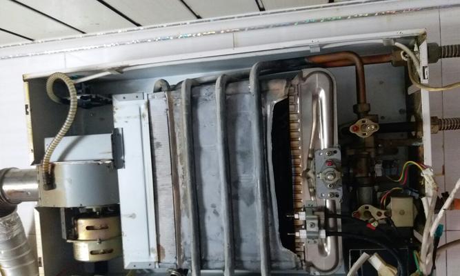 前锋热水器打不着火的原因及解决方法（分析前锋热水器无法点火的原因）  第2张