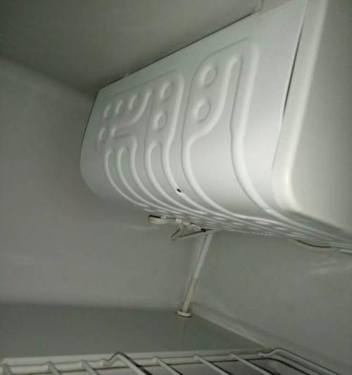 冰箱漏水问题的原因与解决方法（冰箱漏水原因解析及应对方案）  第2张