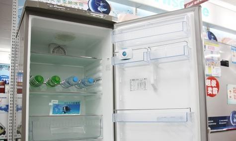 如何去除冰柜保鲜有味道的方法（解决冰柜中食物散发出的异味）  第2张