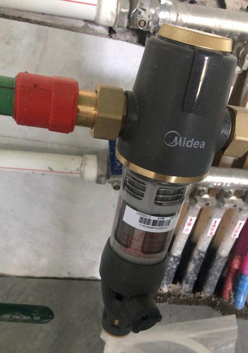 电热水器滤网清洗方法（保持电热水器滤网清洁是保证水质安全的关键）  第3张