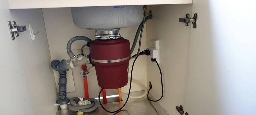 解决净水器进不了水箱的问题（净水器无法正常工作的原因及解决方法）  第1张