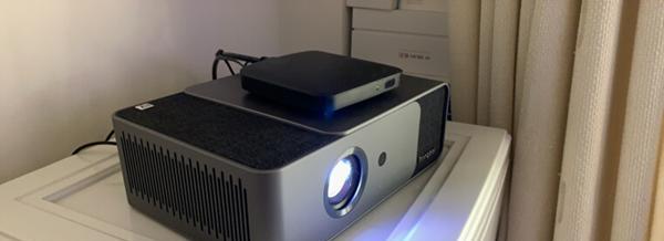 投影仪卡顿问题的解决方法（提高投影仪播放流畅度的技巧）  第1张