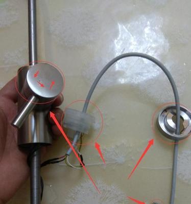 解决台面净水器龙头孔大的问题（简单有效的方法让净水器龙头孔合适）  第1张