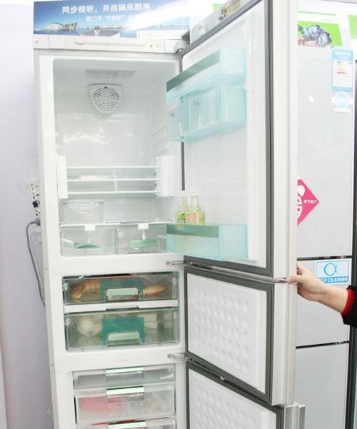 冰箱侧面烫手内部不制冷的原因及解决方法（探索冰箱内部不制冷的问题及应对措施）  第1张