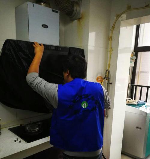 如何用油烟机清洗家具（省力又有效的家具清洁方法）  第1张