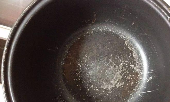 电饭煲内胆有水泡怎么办（应对电饭煲内胆水泡的方法及注意事项）  第1张