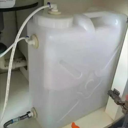 净水器向上排废水的原因与解决方法（为什么净水器会向上排废水）  第1张