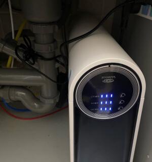 净水器全亮红灯的处理方法（解决净水器全亮红灯的有效方法）  第1张