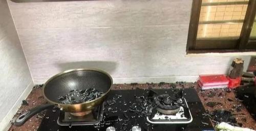 餐厅油烟机清洗方法及注意事项（打造干净卫生的厨房环境）  第3张