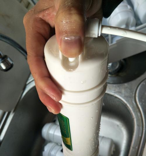 超滤膜的处理方法及应用（深度分析超滤膜处理净水器中的使用和维护技巧）  第2张