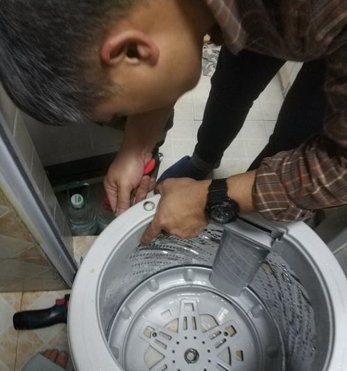 如何处理洗衣机螺丝过紧问题（螺丝太紧怎么办）  第3张