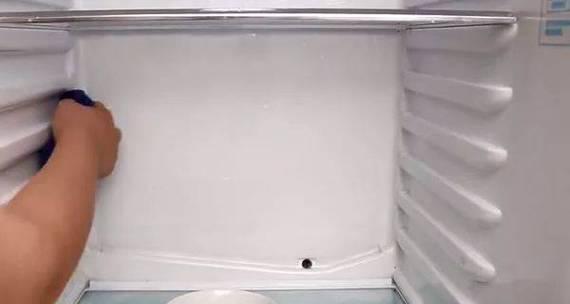 冰箱漏水的原因和解决办法（探究冰箱漏水的几种情况及有效解决办法）  第1张