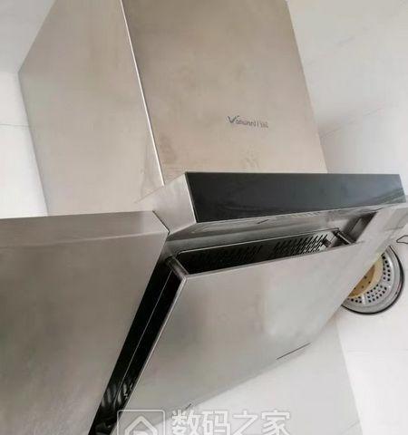 如何清洗侧边油烟机，让厨房环境更清新（侧边油烟机清洗方法）  第1张