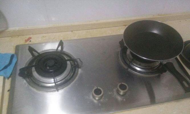 如何清洗燃气灶灶芯？清洗步骤和注意事项是什么？  第3张