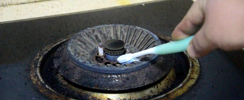 燃气灶打火困难怎么解决？修理步骤和注意事项是什么？  第1张