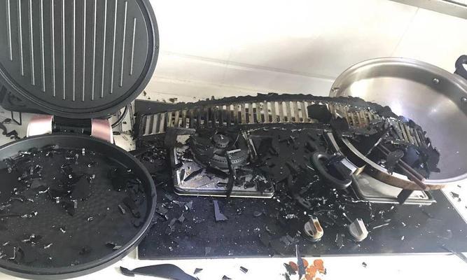 做饭时没开油烟机全是烟怎么办？如何快速清除厨房烟雾？  第3张
