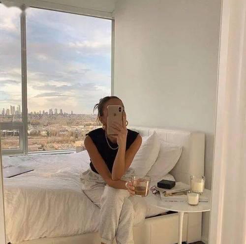 如何用手机拍出好看的镜子自拍？  第3张