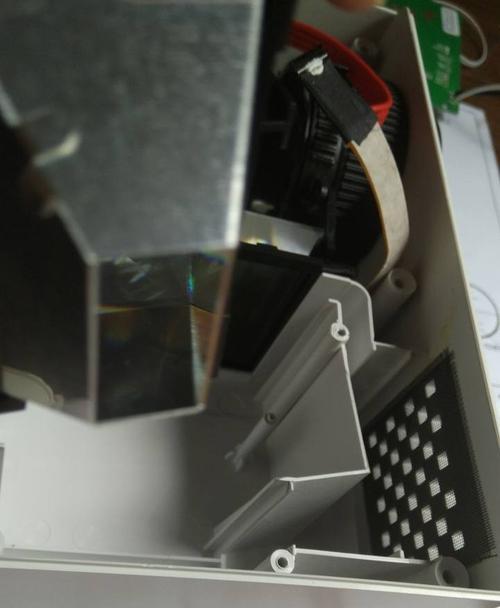 投影仪噪音大时如何清理以降低噪音？  第1张